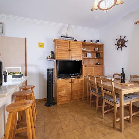 Cozy Apartment Near The Beach In Costa De Caparica Exterior photo
