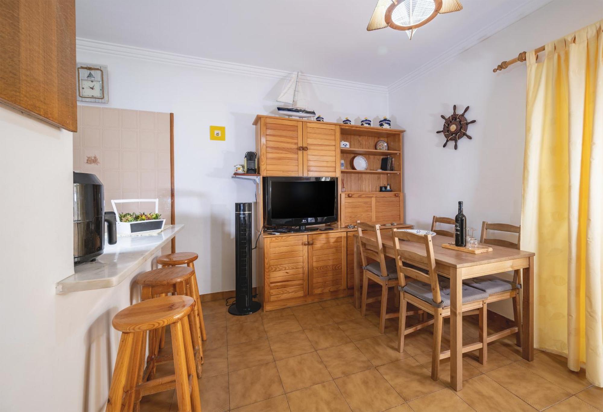 Cozy Apartment Near The Beach In Costa De Caparica Exterior photo