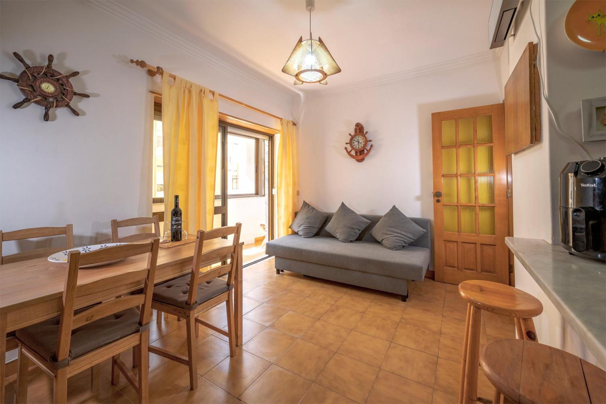 Cozy Apartment Near The Beach In Costa De Caparica Exterior photo